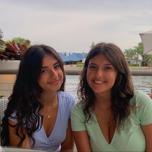 Meet your Posher, Eleni